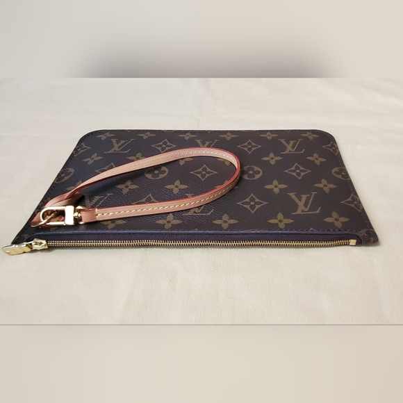 Louis Vuitton Neverfull MM GM Monogram Pouch - Picture 9 of 13